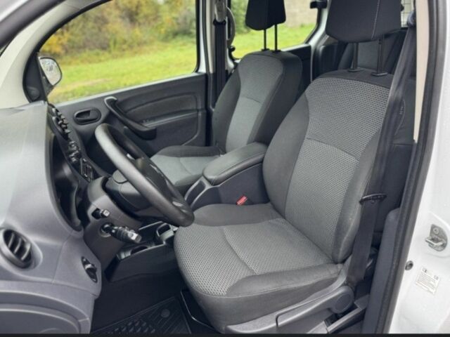 Білий Рено Кєнгу, об'ємом двигуна 1.5 л та пробігом 127 тис. км за 307 $, фото 7 на Automoto.ua