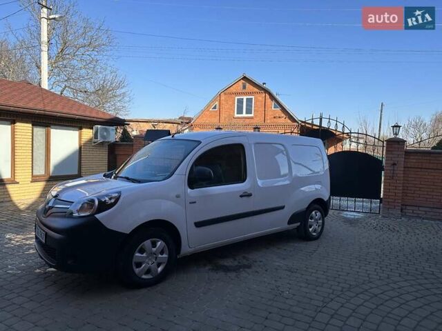 Белый Рено Кенгу, объемом двигателя 0 л и пробегом 34 тыс. км за 11900 $, фото 6 на Automoto.ua