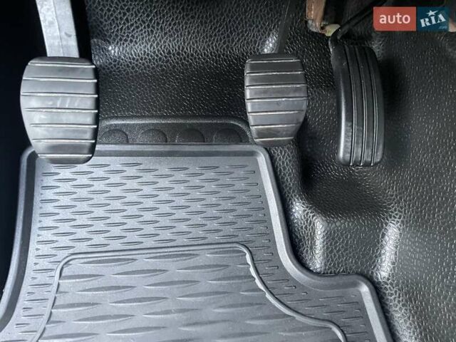 Белый Рено Кенгу, объемом двигателя 1.5 л и пробегом 133 тыс. км за 12350 $, фото 21 на Automoto.ua