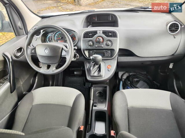 Белый Рено Кенгу, объемом двигателя 0 л и пробегом 16 тыс. км за 14700 $, фото 15 на Automoto.ua