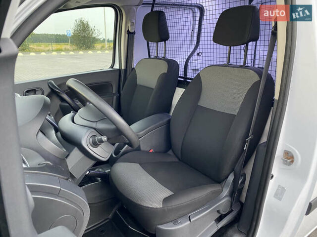 Білий Рено Кєнгу, об'ємом двигуна 1.5 л та пробігом 221 тис. км за 9700 $, фото 29 на Automoto.ua