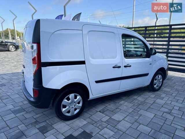 Белый Рено Кенгу, объемом двигателя 0 л и пробегом 39 тыс. км за 10500 $, фото 2 на Automoto.ua