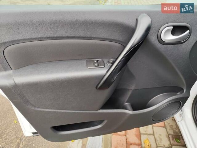 Рено Кенгу 2019 в Дубно на Automoto.ua Белый Рено Кенгу, объемом двигателя 1.5 л и пробегом 193 тыс. км за 15500 $, фото 13 на Automoto.ua