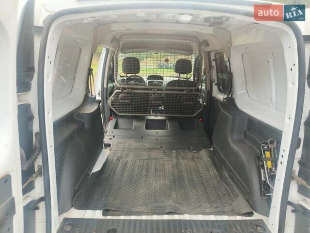 Білий Рено Кєнгу, об'ємом двигуна 0 л та пробігом 80 тис. км за 10850 $, фото 13 на Automoto.ua