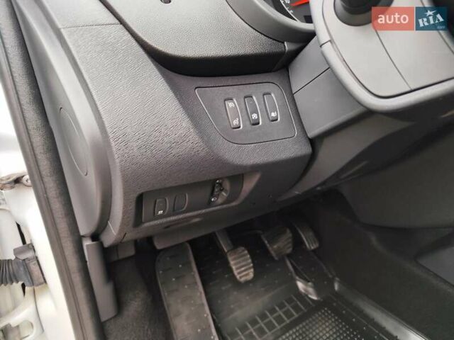 Рено Кенгу 2019 в Дубно на Automoto.ua Белый Рено Кенгу, объемом двигателя 1.5 л и пробегом 193 тыс. км за 15500 $, фото 17 на Automoto.ua