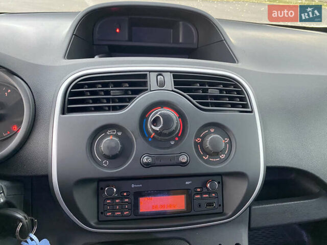 Білий Рено Кєнгу, об'ємом двигуна 1.5 л та пробігом 221 тис. км за 9700 $, фото 37 на Automoto.ua