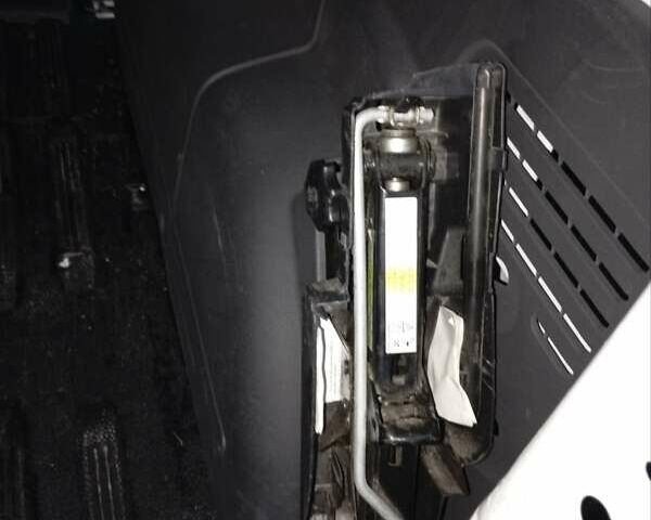 Білий Рено Кєнгу, об'ємом двигуна 0 л та пробігом 137 тис. км за 12300 $, фото 16 на Automoto.ua