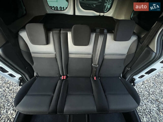 Білий Рено Кєнгу, об'ємом двигуна 1.5 л та пробігом 190 тис. км за 10800 $, фото 24 на Automoto.ua