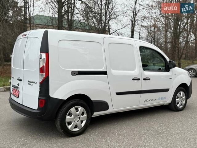Белый Рено Кенгу, объемом двигателя 0 л и пробегом 61 тыс. км за 11900 $, фото 6 на Automoto.ua