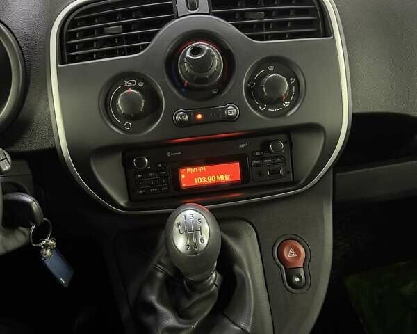 Рено Кенгу 2019 в Умани на Automoto.ua Белый Рено Кенгу, объемом двигателя 1.5 л и пробегом 264 тыс. км за 14500 $, фото 19 на Automoto.ua