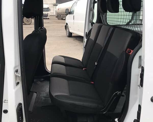 Белый Рено Кенгу, объемом двигателя 0 л и пробегом 135 тыс. км за 11855 $, фото 13 на Automoto.ua