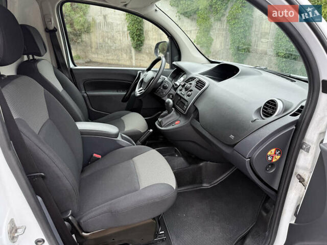 Белый Рено Кенгу, объемом двигателя 1.5 л и пробегом 210 тыс. км за 12300 $, фото 40 на Automoto.ua