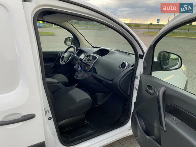 Білий Рено Кєнгу, об'ємом двигуна 1.5 л та пробігом 221 тис. км за 9700 $, фото 42 на Automoto.ua