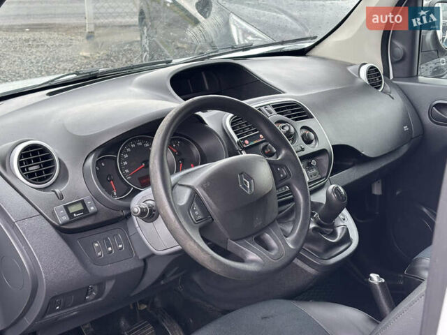 Белый Рено Кенгу, объемом двигателя 1.5 л и пробегом 140 тыс. км за 10900 $, фото 6 на Automoto.ua