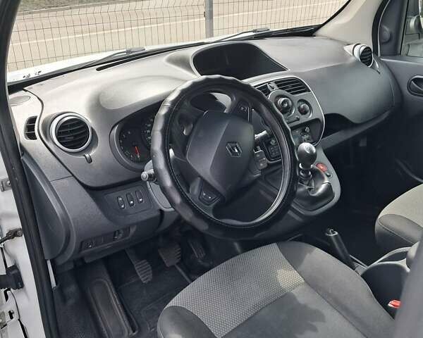 Білий Рено Кєнгу, об'ємом двигуна 1.46 л та пробігом 264 тис. км за 9900 $, фото 2 на Automoto.ua