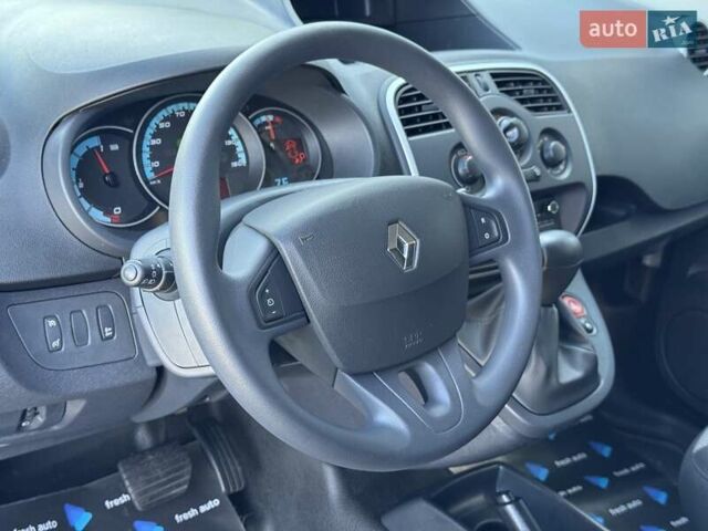 Белый Рено Кенгу, объемом двигателя 0 л и пробегом 39 тыс. км за 10500 $, фото 15 на Automoto.ua