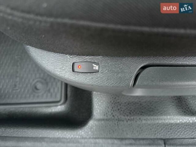 Белый Рено Кенгу, объемом двигателя 0 л и пробегом 61 тыс. км за 11900 $, фото 16 на Automoto.ua