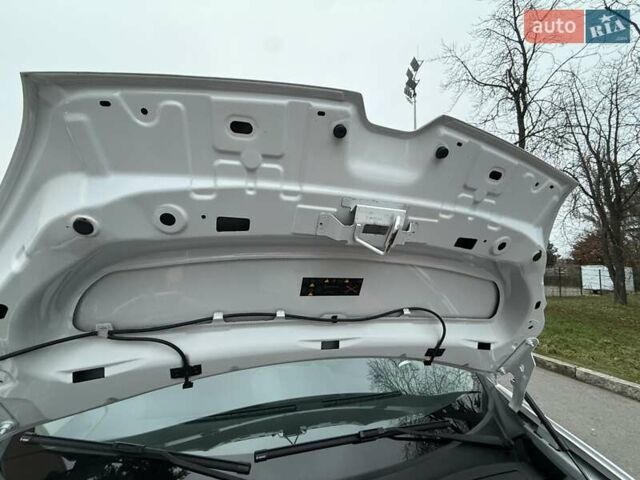 Белый Рено Кенгу, объемом двигателя 0 л и пробегом 61 тыс. км за 11900 $, фото 42 на Automoto.ua