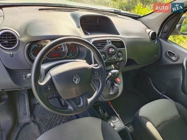 Белый Рено Кенгу, объемом двигателя 0 л и пробегом 50 тыс. км за 10700 $, фото 17 на Automoto.ua