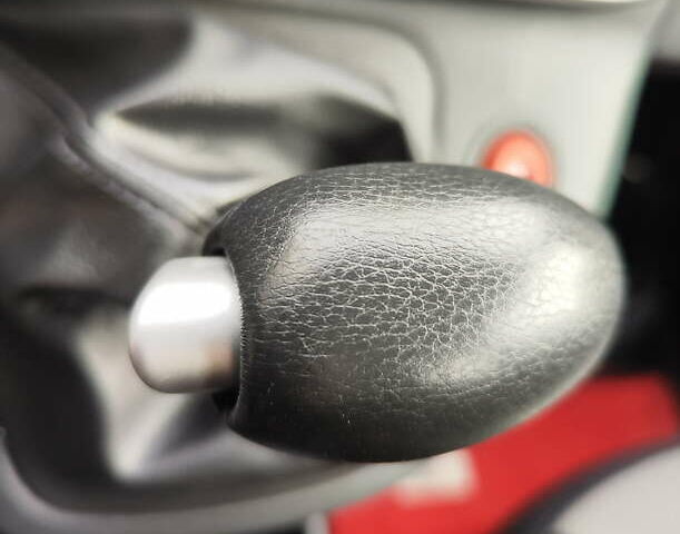 Белый Рено Кенгу, объемом двигателя 0 л и пробегом 16 тыс. км за 14700 $, фото 20 на Automoto.ua