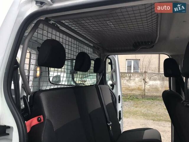 Белый Рено Кенгу, объемом двигателя 0 л и пробегом 135 тыс. км за 11855 $, фото 11 на Automoto.ua