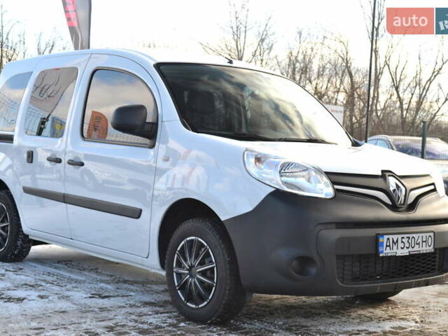 Белый Рено Кенгу, объемом двигателя 1.5 л и пробегом 233 тыс. км за 11999 $, фото 4 на Automoto.ua
