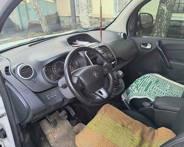 Білий Рено Кєнгу, об'ємом двигуна 1.46 л та пробігом 50 тис. км за 16000 $, фото 5 на Automoto.ua
