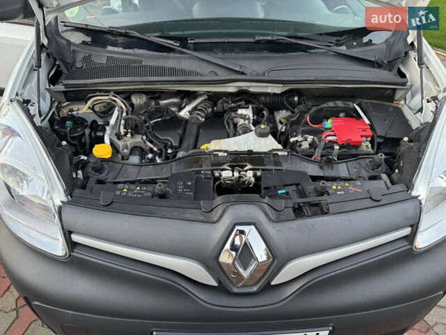Белый Рено Кенгу, объемом двигателя 1.5 л и пробегом 138 тыс. км за 14700 $, фото 18 на Automoto.ua