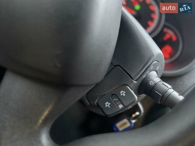 Белый Рено Кенгу, объемом двигателя 0 л и пробегом 61 тыс. км за 11900 $, фото 29 на Automoto.ua