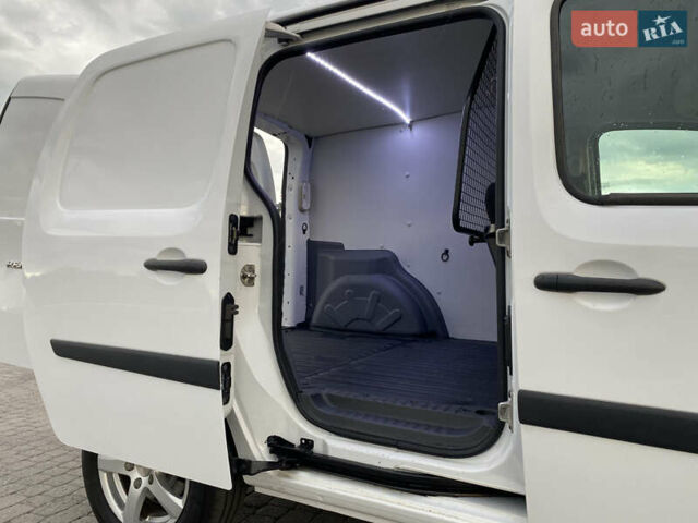 Білий Рено Кєнгу, об'ємом двигуна 1.5 л та пробігом 221 тис. км за 9700 $, фото 52 на Automoto.ua