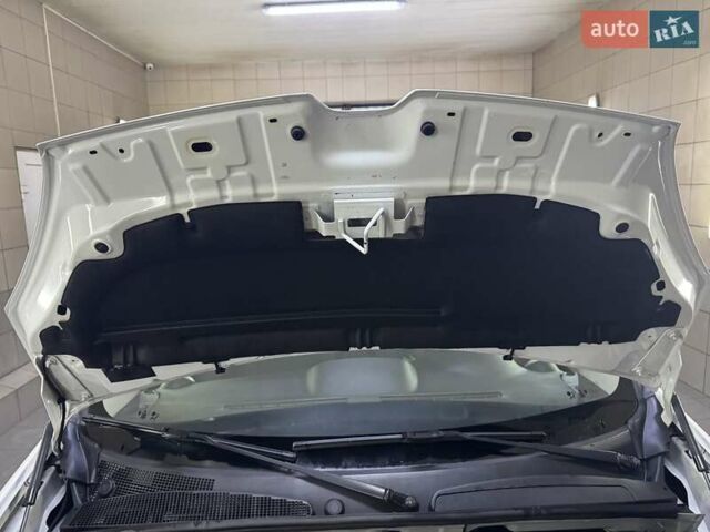 Рено Кенгу 2019 в Умани на Automoto.ua Белый Рено Кенгу, объемом двигателя 1.5 л и пробегом 264 тыс. км за 14500 $, фото 23 на Automoto.ua