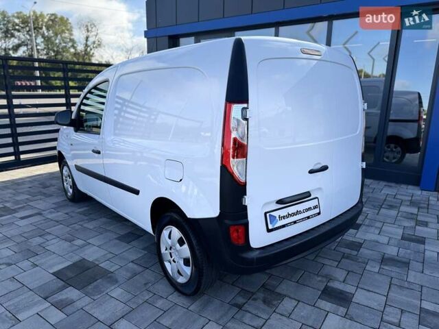 Белый Рено Кенгу, объемом двигателя 0 л и пробегом 39 тыс. км за 10500 $, фото 9 на Automoto.ua