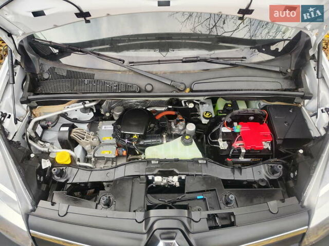 Белый Рено Кенгу, объемом двигателя 0 л и пробегом 16 тыс. км за 14700 $, фото 25 на Automoto.ua