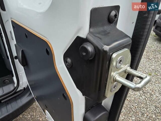 Рено Кенгу 2019 в Одессе на Automoto.ua Белый Рено Кенгу, объемом двигателя 0 л и пробегом 25 тыс. км за 14200 $, фото 34 на Automoto.ua