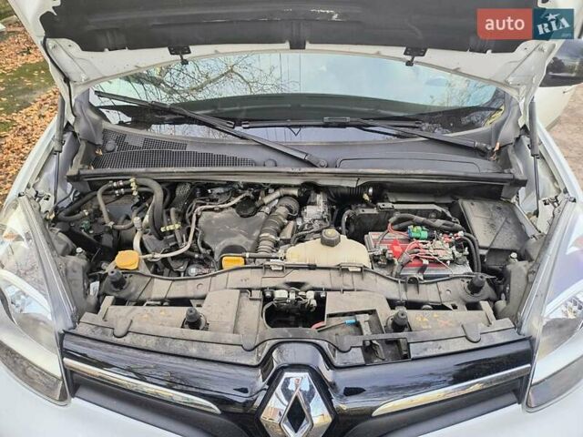 Білий Рено Кєнгу, об'ємом двигуна 1.46 л та пробігом 50 тис. км за 16000 $, фото 4 на Automoto.ua
