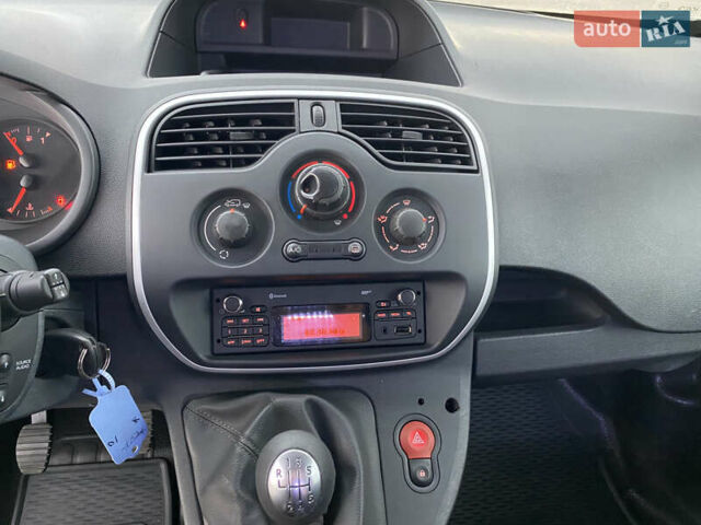 Білий Рено Кєнгу, об'ємом двигуна 1.5 л та пробігом 221 тис. км за 9700 $, фото 36 на Automoto.ua