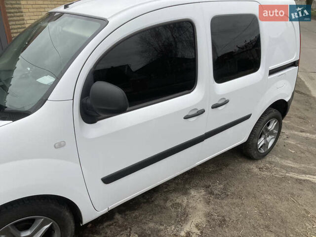 Білий Рено Кєнгу, об'ємом двигуна 1.5 л та пробігом 240 тис. км за 10000 $, фото 22 на Automoto.ua