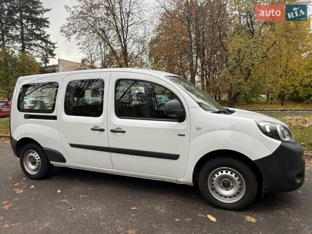 Білий Рено Кєнгу, об'ємом двигуна 0 л та пробігом 32 тис. км за 14900 $, фото 3 на Automoto.ua