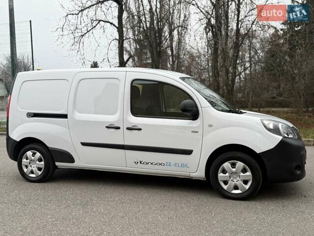 Белый Рено Кенгу, объемом двигателя 0 л и пробегом 61 тыс. км за 11900 $, фото 4 на Automoto.ua