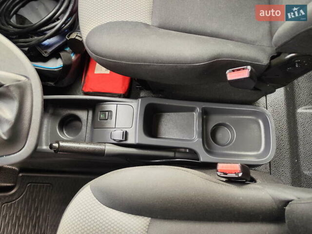 Белый Рено Кенгу, объемом двигателя 0 л и пробегом 16 тыс. км за 14700 $, фото 21 на Automoto.ua