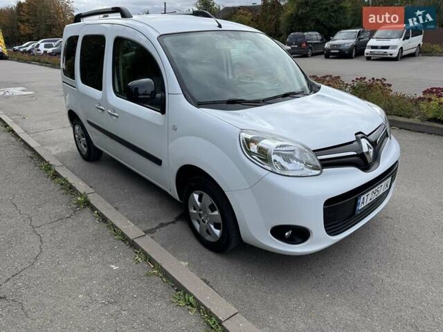 Белый Рено Кенгу, объемом двигателя 1.5 л и пробегом 230 тыс. км за 10750 $, фото 3 на Automoto.ua