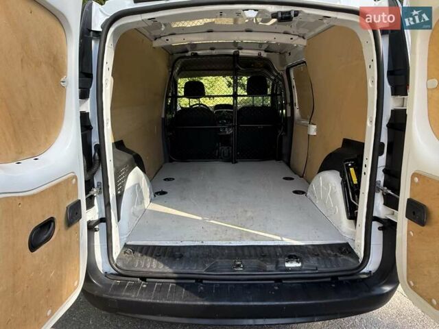 Білий Рено Кєнгу, об'ємом двигуна 0 л та пробігом 12 тис. км за 11300 $, фото 29 на Automoto.ua