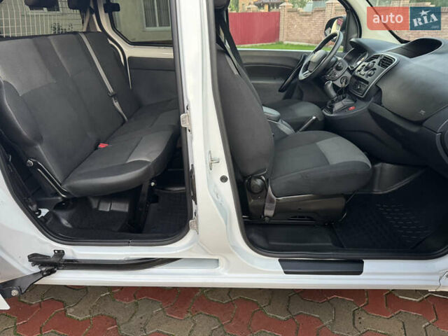 Белый Рено Кенгу, объемом двигателя 1.5 л и пробегом 138 тыс. км за 14700 $, фото 15 на Automoto.ua