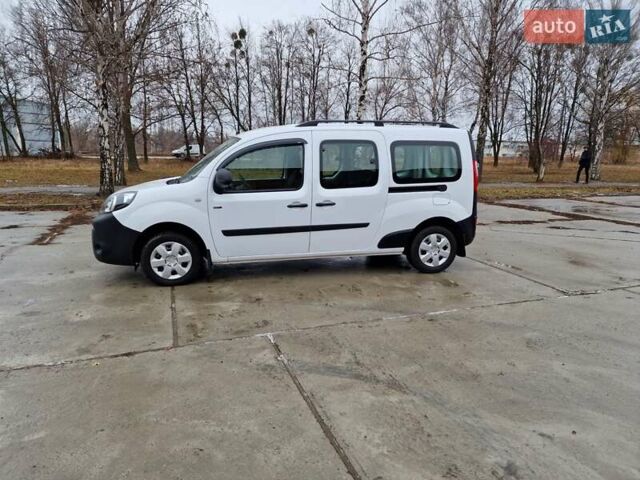 Белый Рено Кенгу, объемом двигателя 0 л и пробегом 23 тыс. км за 13999 $, фото 3 на Automoto.ua