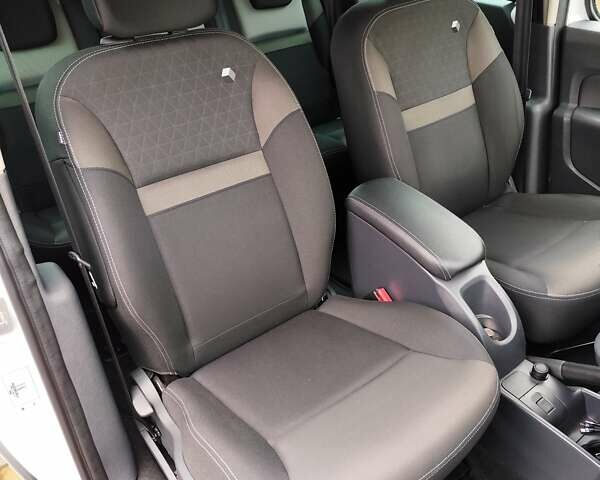 Рено Кенгу 2019 в Дубно на Automoto.ua Белый Рено Кенгу, объемом двигателя 1.5 л и пробегом 193 тыс. км за 15500 $, фото 24 на Automoto.ua