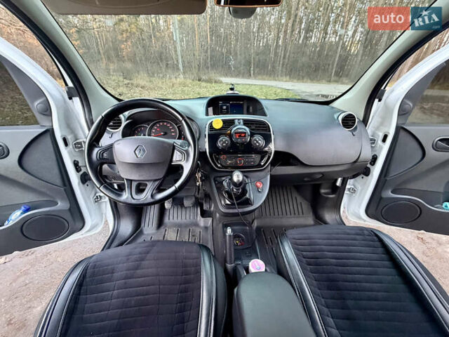 Белый Рено Кенгу, объемом двигателя 1.5 л и пробегом 201 тыс. км за 13700 $, фото 11 на Automoto.ua