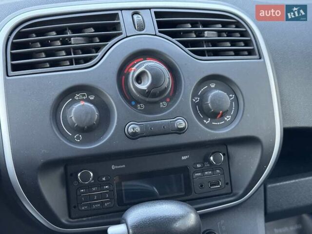 Білий Рено Кєнгу, об'ємом двигуна 0 л та пробігом 27 тис. км за 11999 $, фото 20 на Automoto.ua