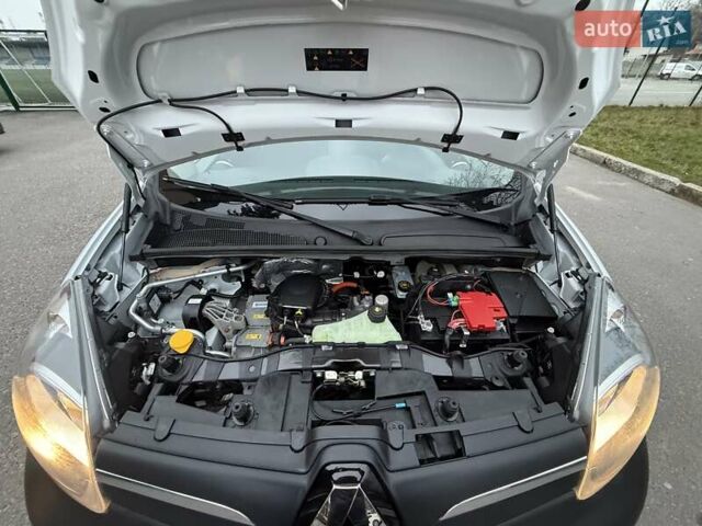 Белый Рено Кенгу, объемом двигателя 0 л и пробегом 61 тыс. км за 11900 $, фото 41 на Automoto.ua