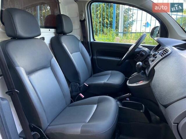 Белый Рено Кенгу, объемом двигателя 0 л и пробегом 19 тыс. км за 12200 $, фото 21 на Automoto.ua