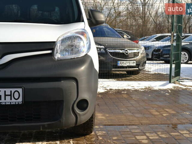 Белый Рено Кенгу, объемом двигателя 1.5 л и пробегом 233 тыс. км за 11999 $, фото 9 на Automoto.ua